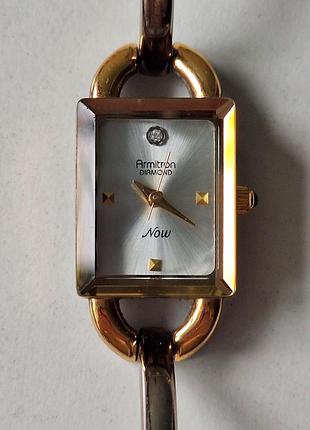 Armitron diamond now. винтажные часы с бриллиантом. кварцевые, рабочие.
