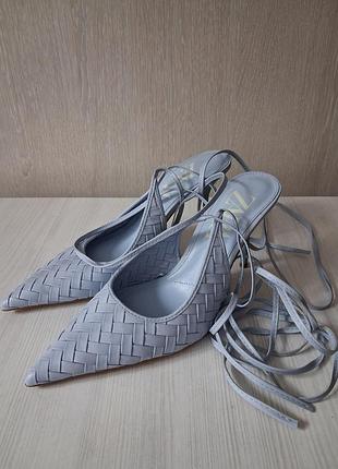 Босоніжки zara