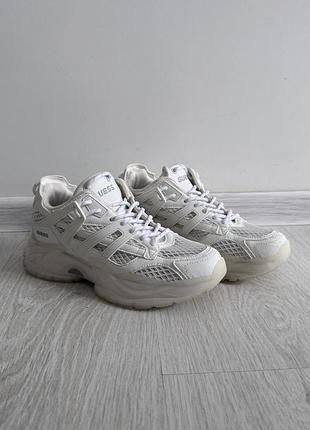 Білі кросівки guess belluna fljbll ele12