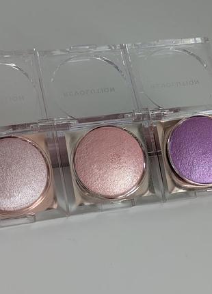 Два хайлайтера + румяна makeup revolution beam bright highlighter +