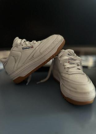 Кросівки жіночі reebok для кожного дня білі 38 розмір 24,5 см