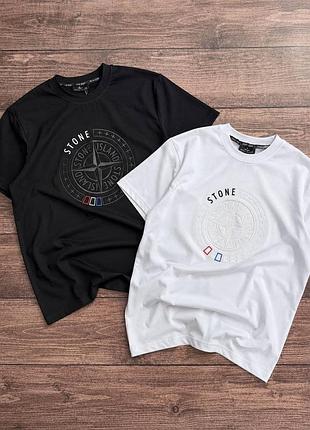 Чоловіча біла чорна футболка з прорезиненим логотипом stone island