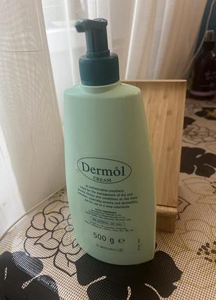 Dermol cream, антимікробний пом'якшувальний крем для лікування сухої та сверблячої шкіри.