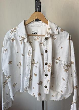 Джинсова куртка zara з вишивкою