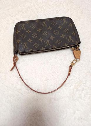 Louis vuitton pre-owned
сумка pochette accessoires 2000-х годов с монограммой