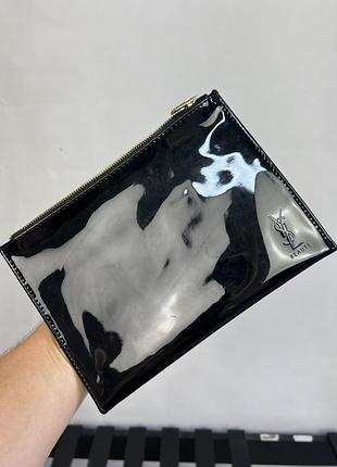 Чорна лакована косметичка yves saint laurent beauté