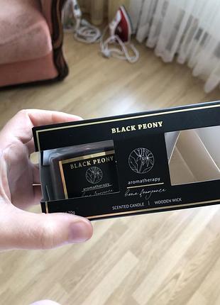 Свічка black peony у склі без кришки деревʼяний гніт