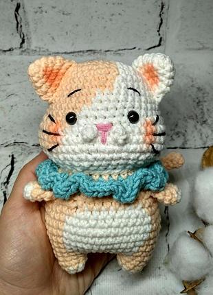 М'яка іграшка в'язана ручної роботи амігрумі котик handmade 14 см