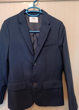 Пиджак на мальчика 11-12роков.бренд zara