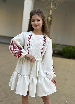 Праздничное платье для девочки с вышивкой