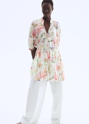 Красивое короткое платье в цветочный принт от h&amp;m