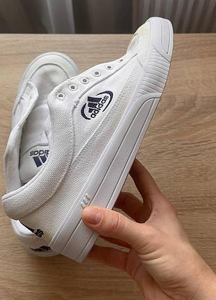Женские кроссовки от adidas