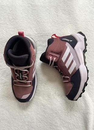 Черевики фірми adidas 32-го розміру за устілкою 21 см.