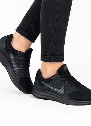Nike кросівки жіночі