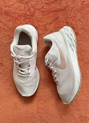 Кросівки фірми nike 39 розміру по устілці 25,5 см