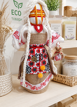 Мотанка предохраняет для дома и каждой семьи.