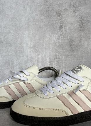 Ніжно-рожеві кросівки adidas samba