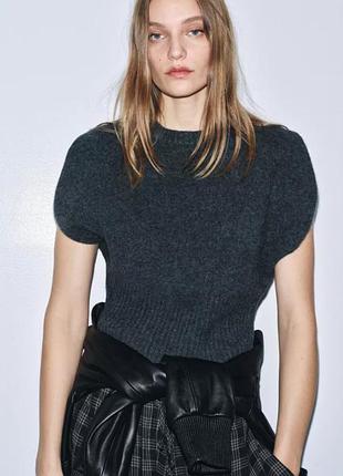 Сірий в'язаний кроп топ  жилет з вовни розмір м zara