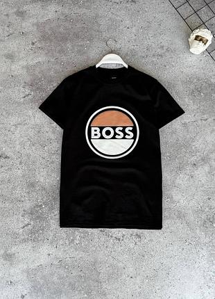 Чоловіча футболка hugo boss в чорному кольорі