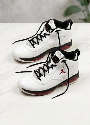 Кроссовки nike air jordan b'mo белые лаковые