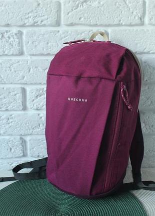 Легкий практичный рюкзак quechua decatlon. текстиль.
