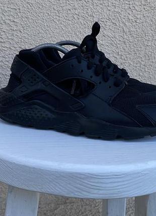 Nike air huarache жіночі спортивні кросівки чорні оригінал 40 розмір