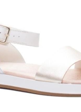 Шкіряні босоніжки clarks p 39.5