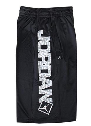 Срочно!! шорты air jordan. size l