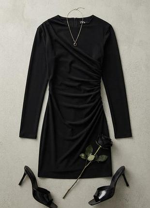 Чорна сукня zara