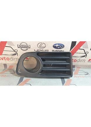 Решетка противотуманной фары левая xr361193 mitsubishi carisma рестайл