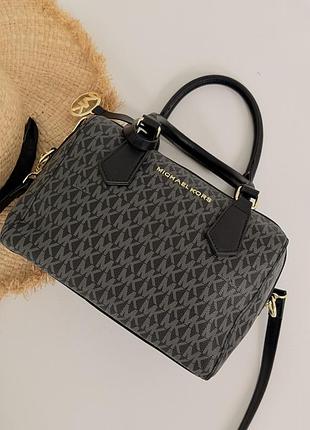 Жіноча сумка michael kors hayes duffle через плече чорний майкл корс