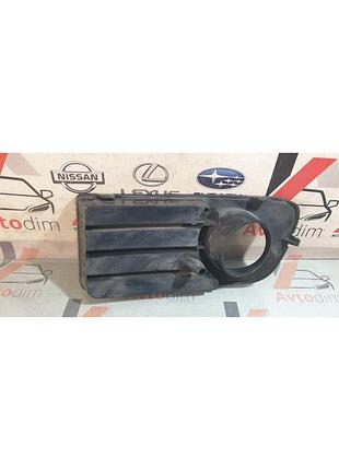 Решетка противотуманной фары правая xr361194 mitsubishi carisma рестайл