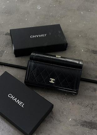 Жіночий гаманець chanel чорний глянсовий подвійний на кнопці шанель