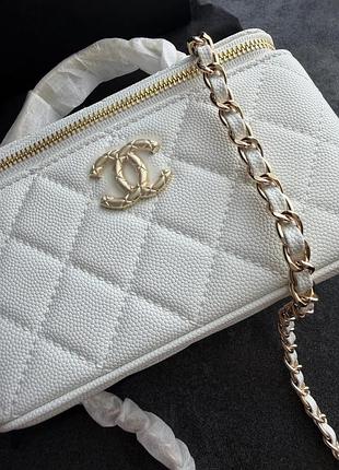 Vanity bag with mirror white 2