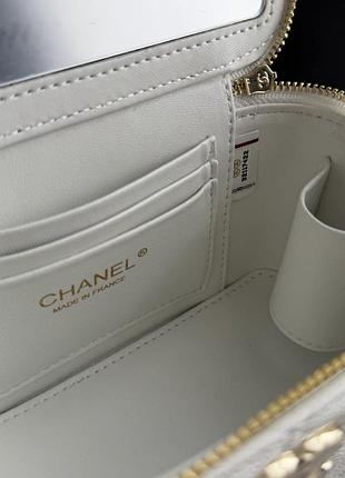Vanity bag with mirror white 4
