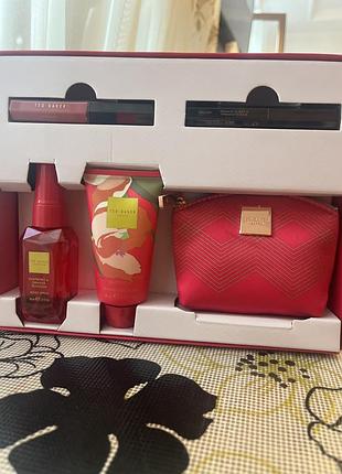 Подарунковий набір ted baker heroes для неї з сумочкою. ідеальний подарунок на день народження, подарунок для жінки чи дорогої людини.