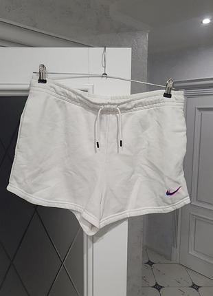 Спортивные хлопковые шорты nike