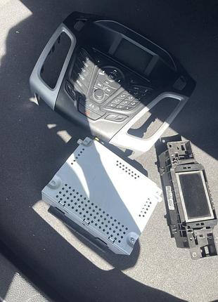Рамка центральной консоли + экран ford focus 3 (2012–2014)