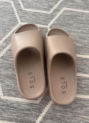Шлепанцы sole