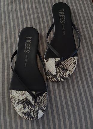 В'єтнамки tkees