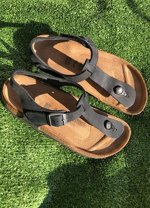 39 р-25 см. birkenstock kairo босоніжки. шкіра. оригінал