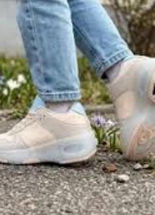 Роликовые кроссовки с отверстием в пятке для ролика. роликовые кроссовки heelys