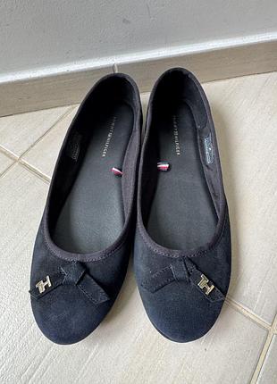 Продам замшеві балетки tommy hilfiger