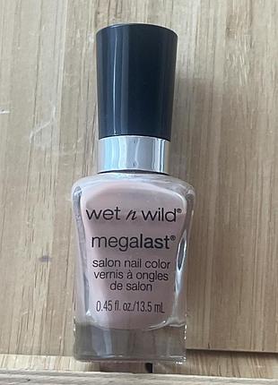 Лак для нігтів wet n wild megalast salon nail color у пляшечці об'ємом 13,5 мл.