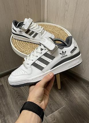 Чоловічі кросівки adidas forum low 40р.