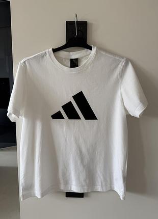 Футболка adidas