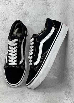 Жіночі низькі чорно білі кеди vans old skool