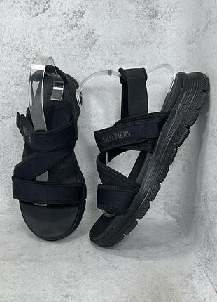 Жіночі чорні босоніжки сандалі skechers