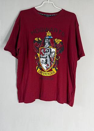 Бордовая мерч-футболка гарри поттер «грифиндор» / harry potter hogwarts gryffindor, размер l