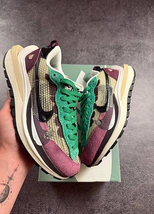 Nike x sacai vaporwaffle red green